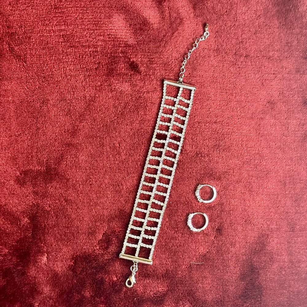 Beautiful & FUN Bracelet and Hoop Earrings. Sparkly Diamond-Like Look!!